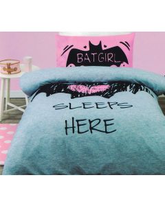 Batgirl sleeps here is the perfect bed set for female fans of the DC Comics superheroine in Gotham City.